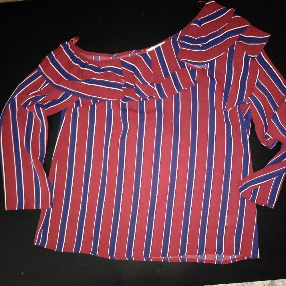 Ruffled blouse - Picture 2 of 2
